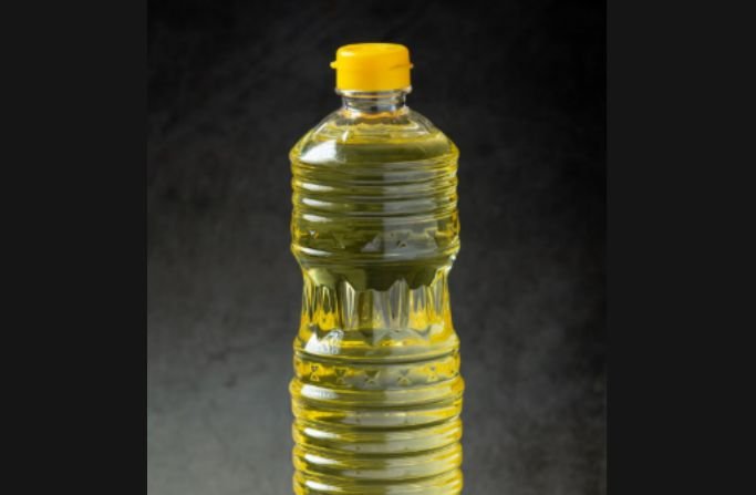 A bottle of refined palm oil