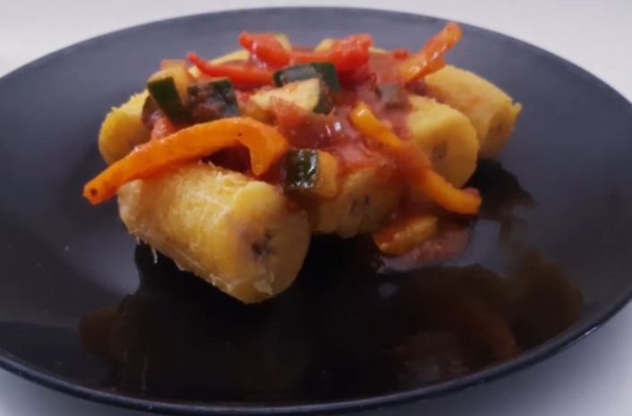 Freshly made red palm oil sauce